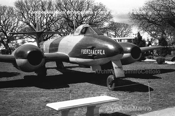 El Gloster Meteor Mk4 definitivo C-041