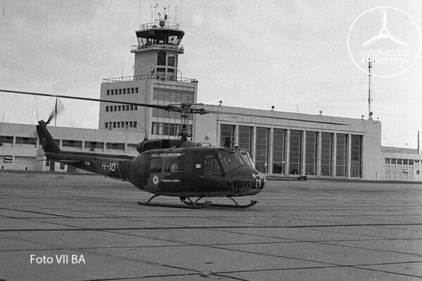 El Bell UH-1H como imágen representativa de los helicópteros que aún forman hoy en día forman parte de la VII BA