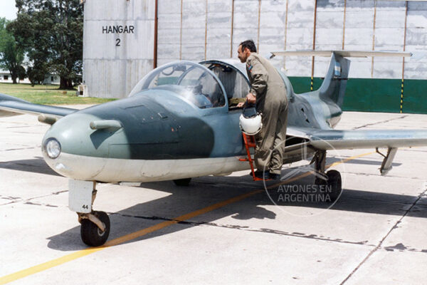 El E-244 ya al final de su vida operativa fotografiado en la VI Brigada Aérea Noviembre de 1997 en ocasión de la celebración del 25º Aniversario de los MIIIEA en la FAA Foto Vladimiro Cettolo