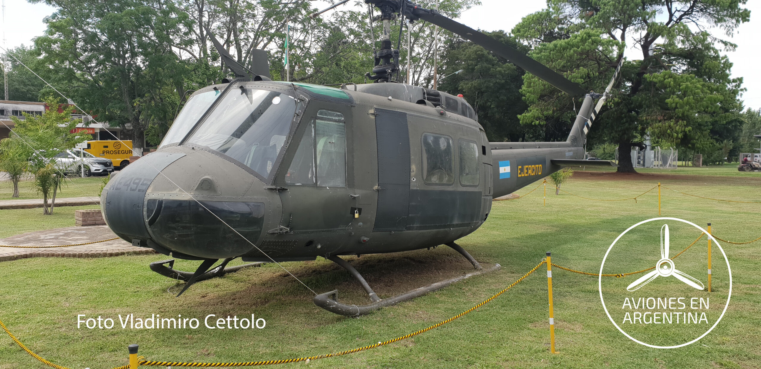Un Bell UH-1H en el Parque Industrial Plátanos