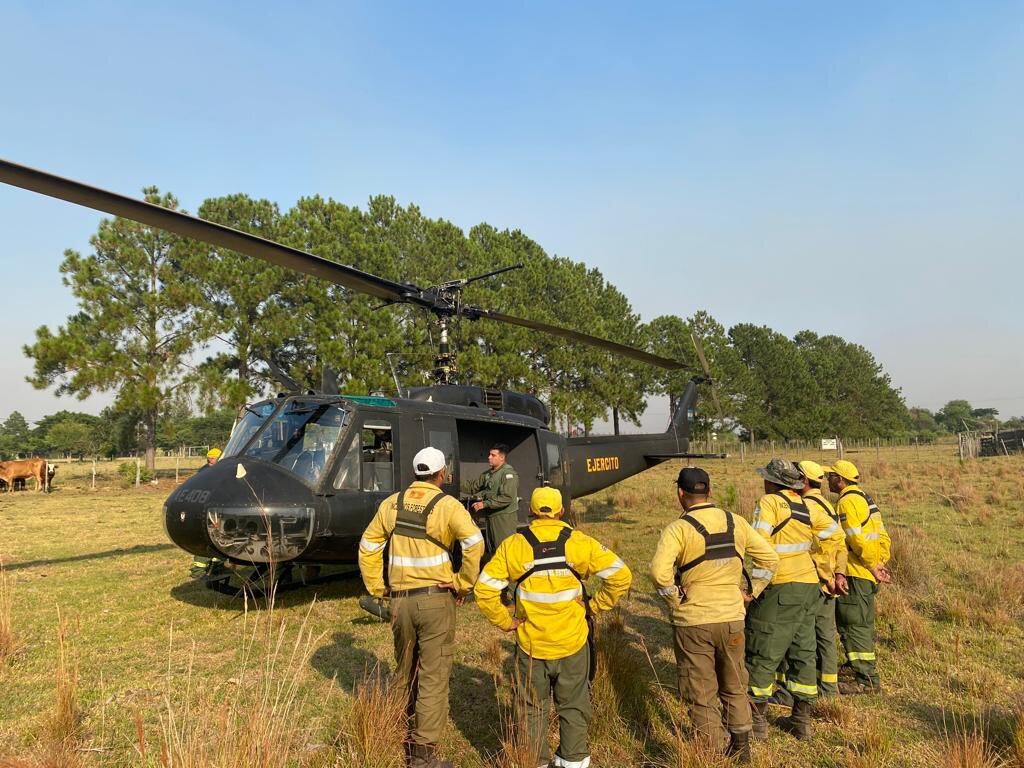 La Aviación de Ejército colabora en el combate de incendios en Corrientes