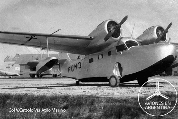 Grumman JRF-6B Goose que luego fue transferido a la Aviación Naval Parguaya como Naval 128 pero para ese momento volaba para la Prefectura como MNA-12