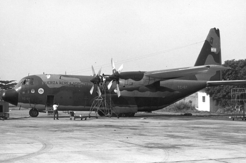Primer aterrizaje de un avión Hércules en la Antártida Argentina ( Operación Marambio III )