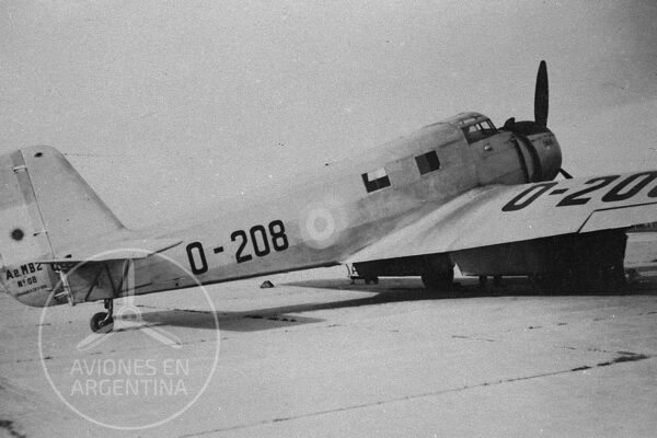 Un Ae M. B. 2 matrícula O-208 fotografiado en 1946 Foto FMA Via Atilio Enzo Marino