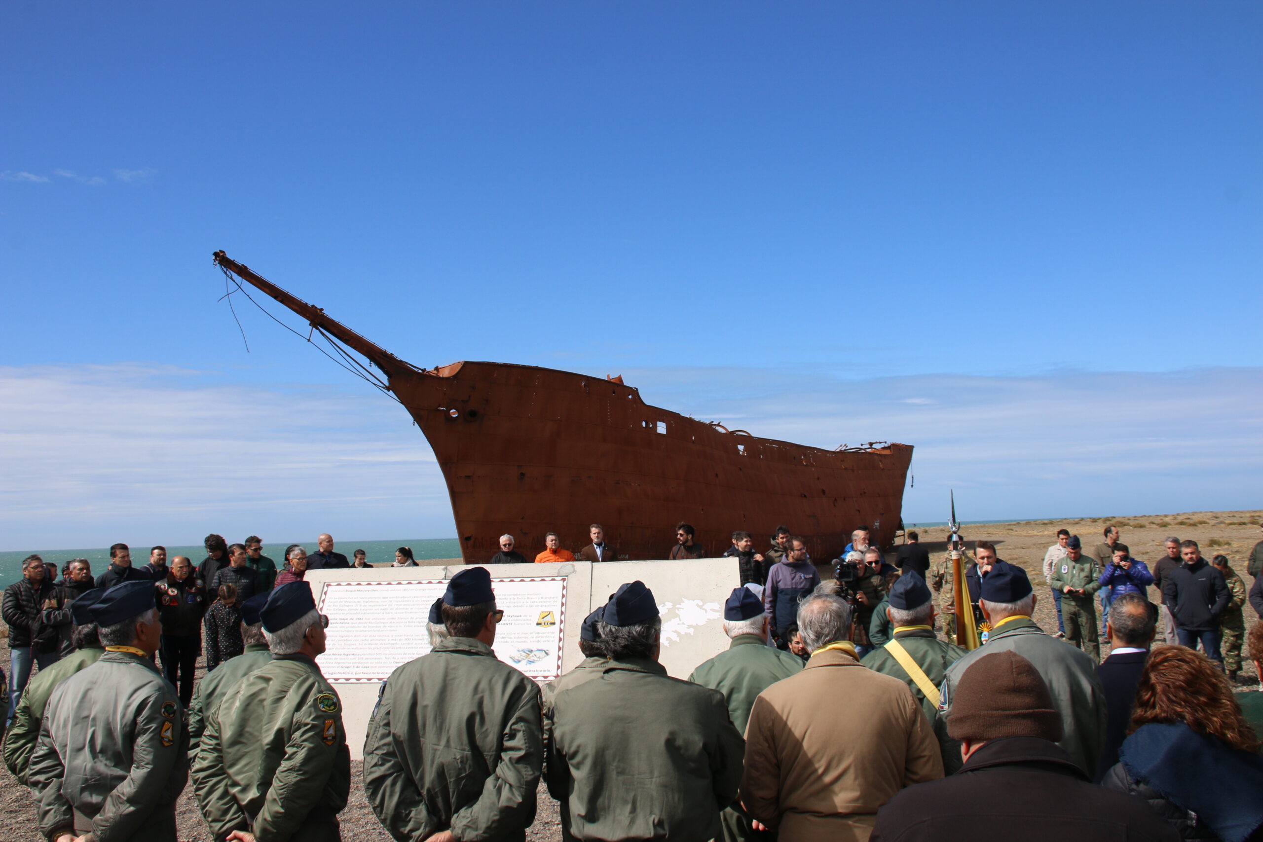 Inauguración del Memorial en homenaje al Grupo 5 de Caza en la Guerra de Malvinas