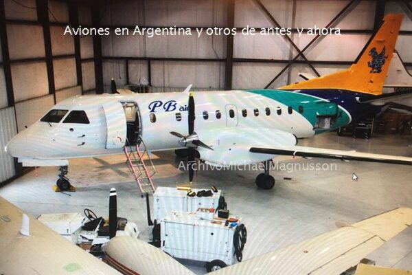 El operador que no fue , el LV-CEI pintado con el esquema de la empresa tailandesa PBAir en el 2008 a la espera de ser entregado cosa que nunca ocurrió — en Nashville International Airport.